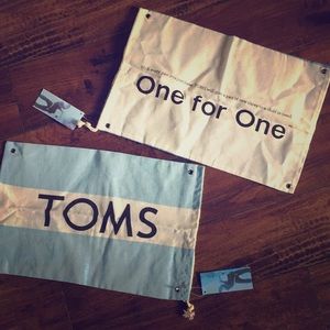 🐰 TOMS bags